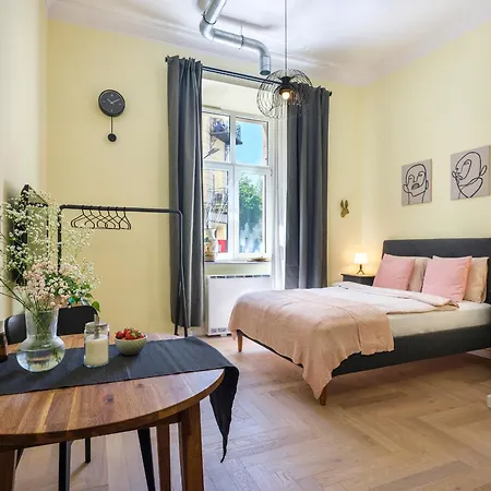 Yellow - Kochanowskiego * Cracovia